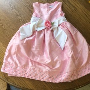 Pink charter club dress with rose